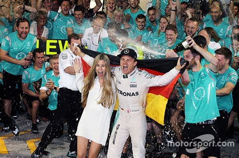 formula 1 abu dhabi 2016 time|Rosberg crowned champion as Hamilton wins Abu .